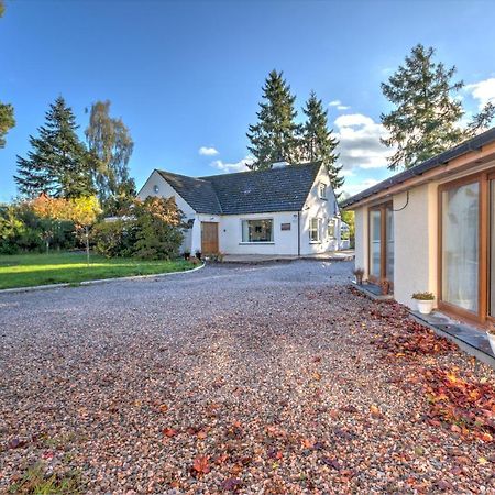 Charming 1-Bed Cottage In Inverness Exterior photo